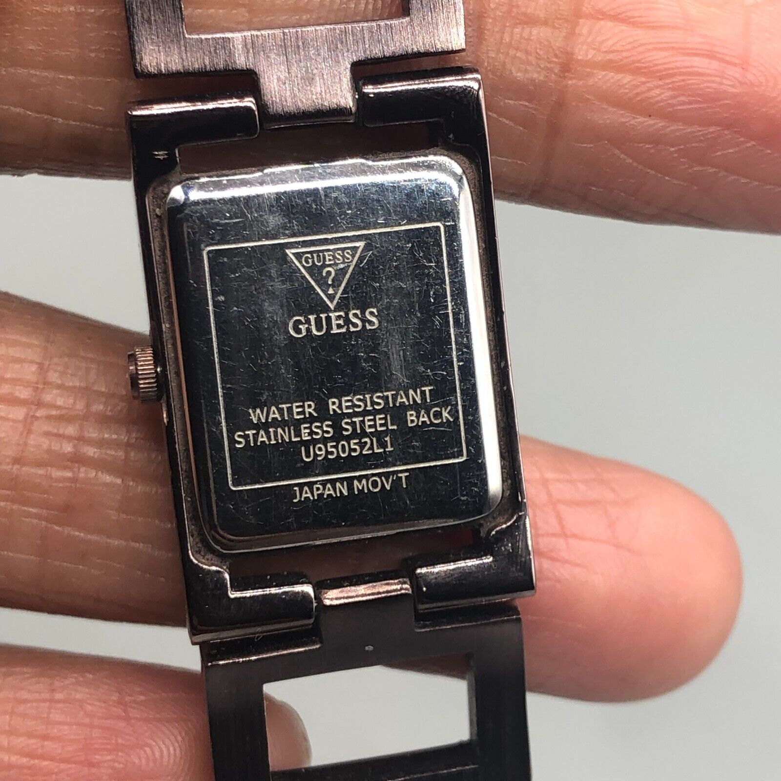 Guess watches battery size hotsell