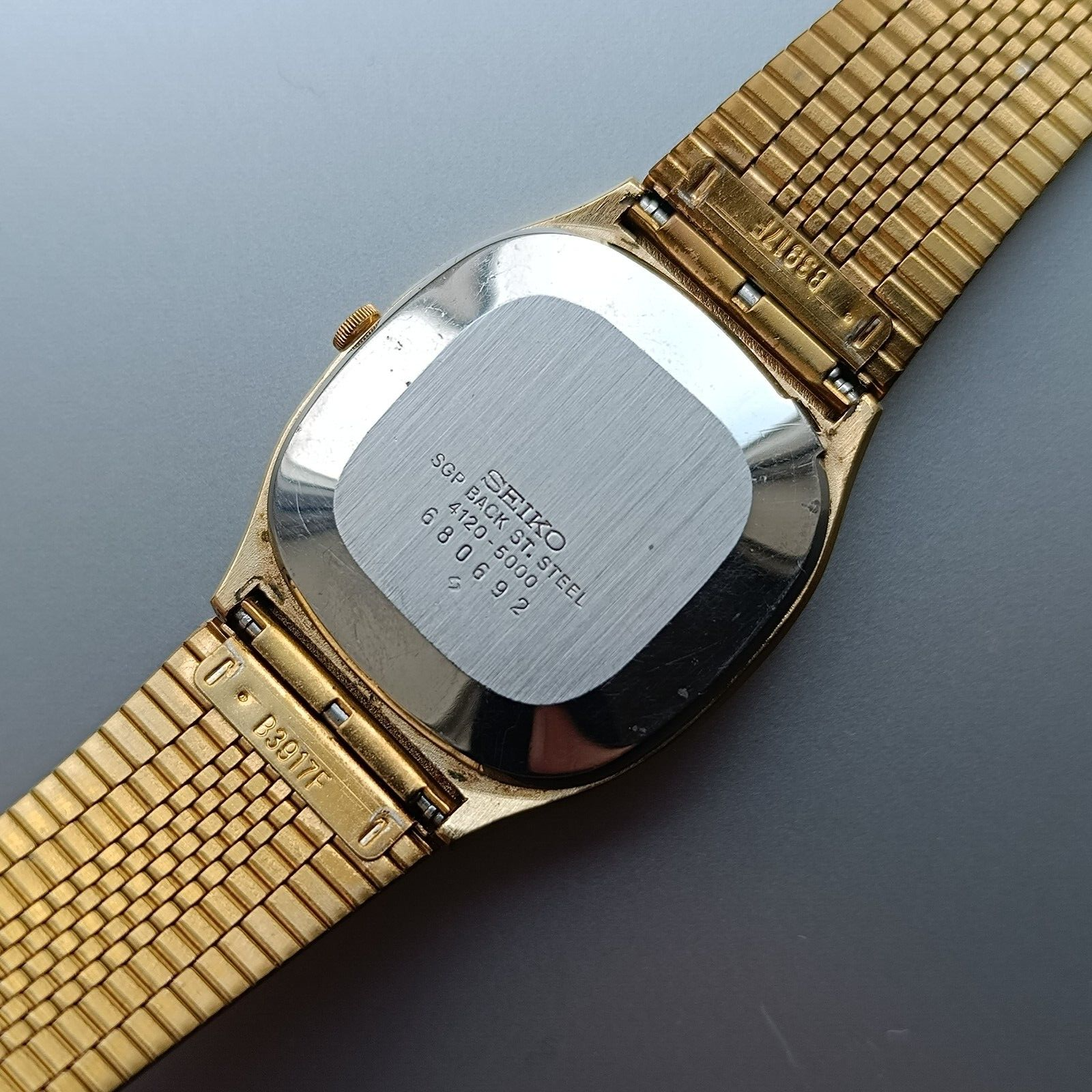 Seiko Emblem 4120-5000 Aug 1976 Snowflake Linen Dial Mens Gold