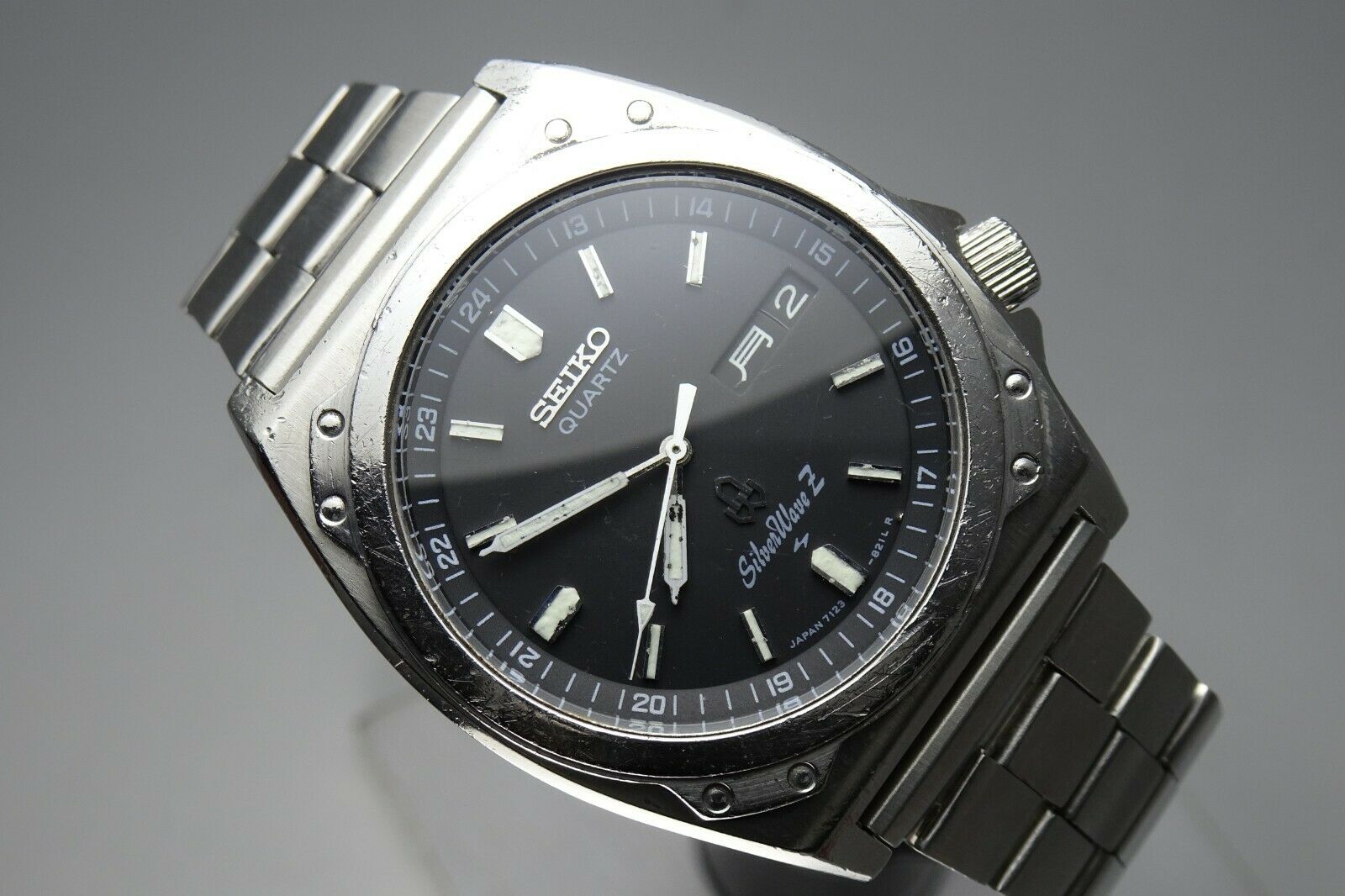 Vintage 1979 JAPAN SEIKO 71 SilverWave Z 7123-8200 2Jewels Quartz. |  WatchCharts Marketplace