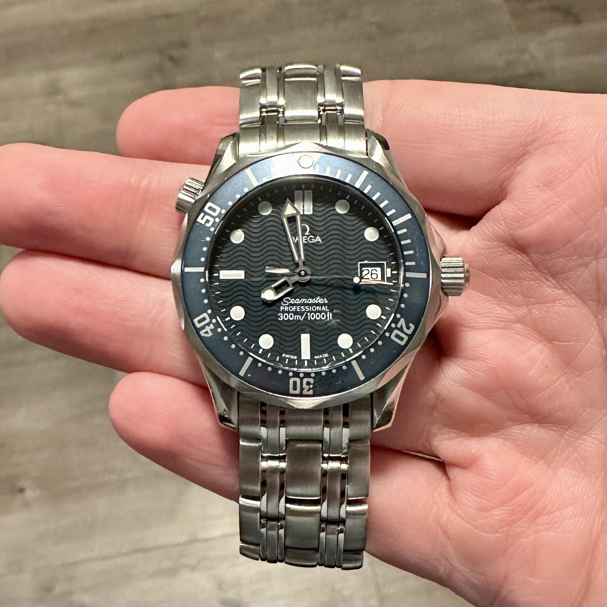 Omega seamaster midsize discount quartz