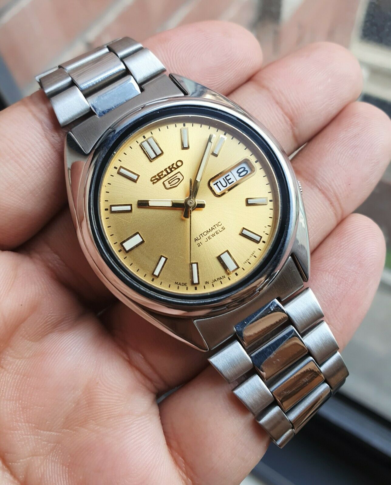 SNXS81J1 Golden Sunburst Dial Retro Sports Rare Day Date Vintage