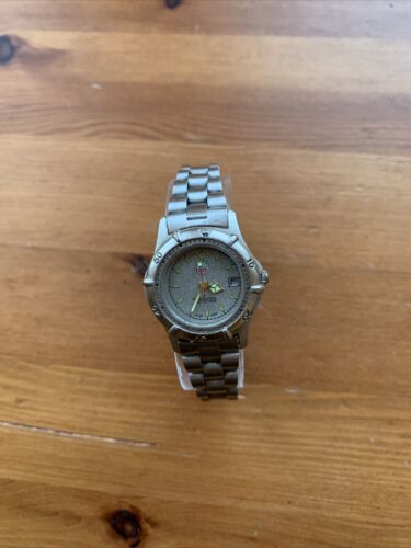 Vintage Tag Heuer 97672 Professional 200M Ladies Quartz watch