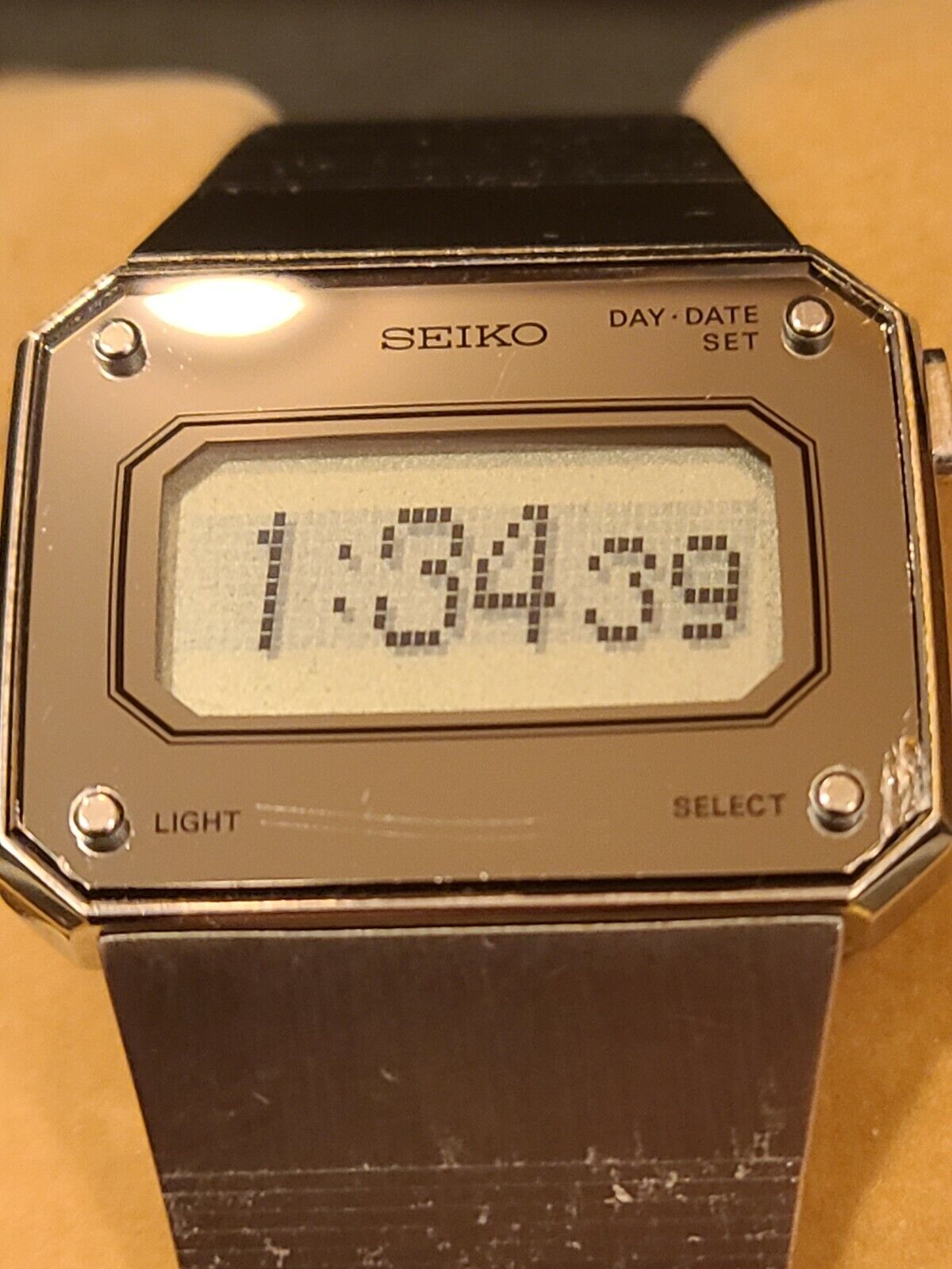 Rare Silver Seiko D031 4000 First Dot Matrix LCD Scrolling Watch w