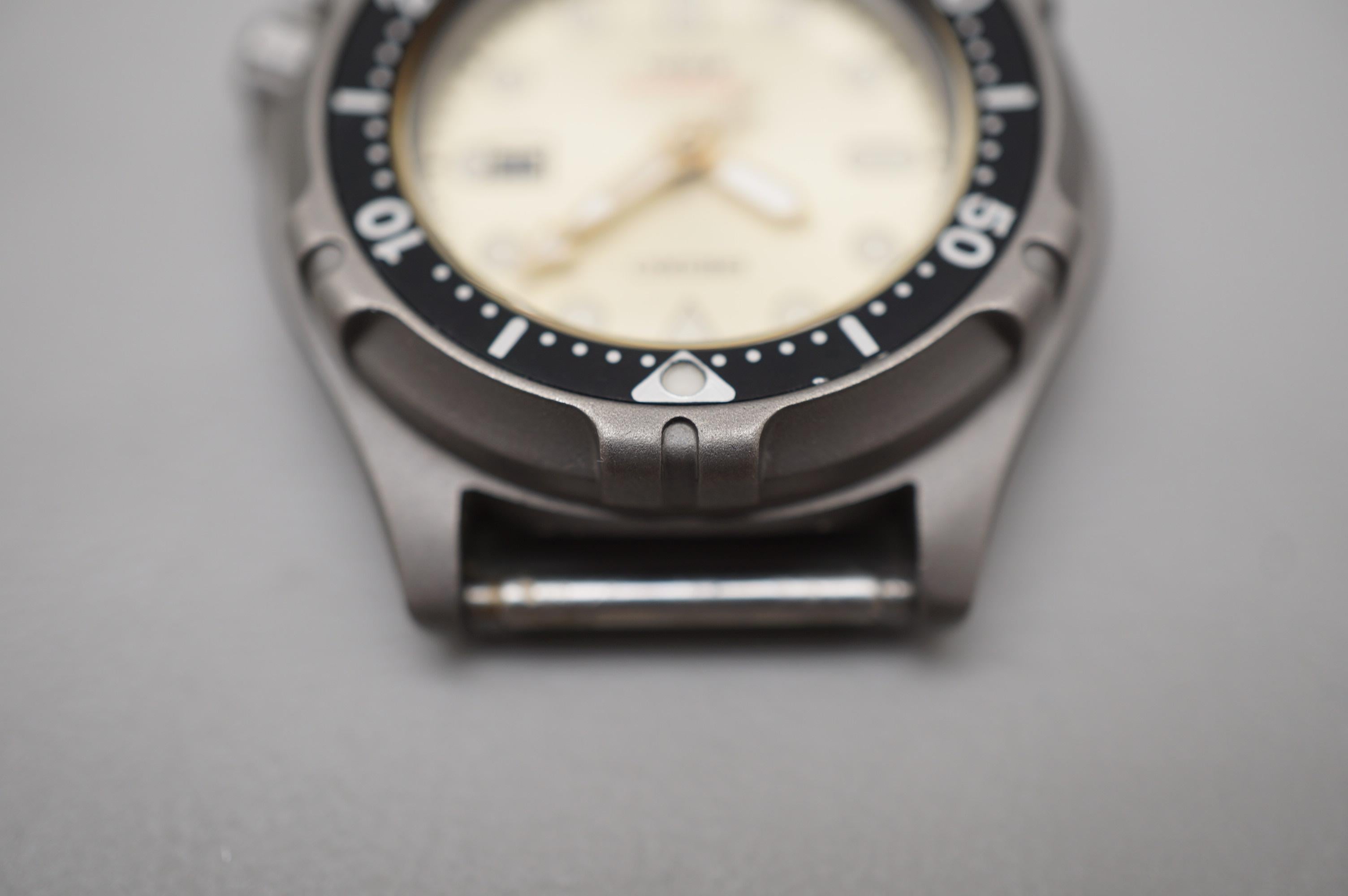 WTS] Vintage 1986 Seiko 2A22-0310 Cream Dial Titanium Professional