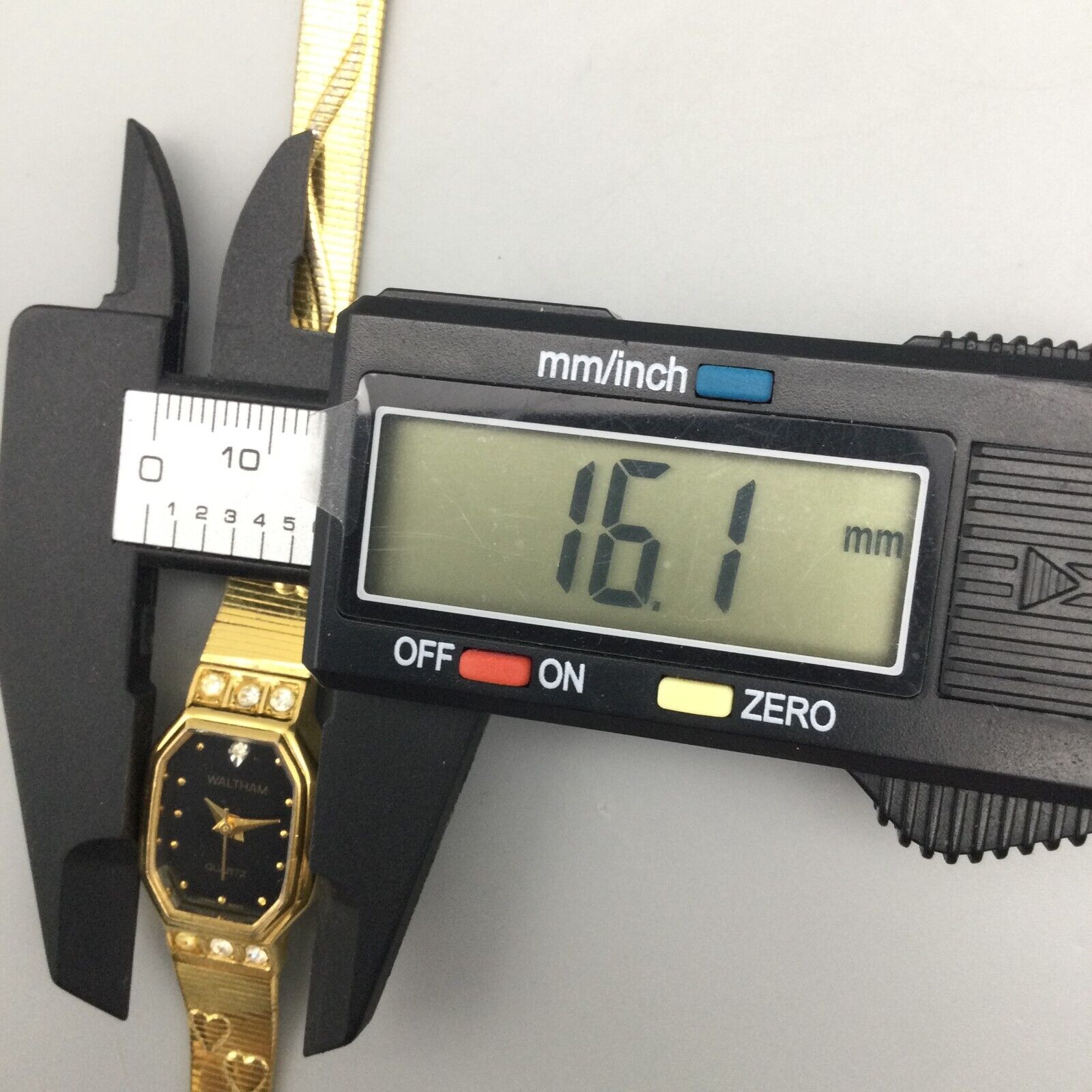 Vintage Waltham Watch Women Gold Tone Black Dial Heart Band  display picture 1