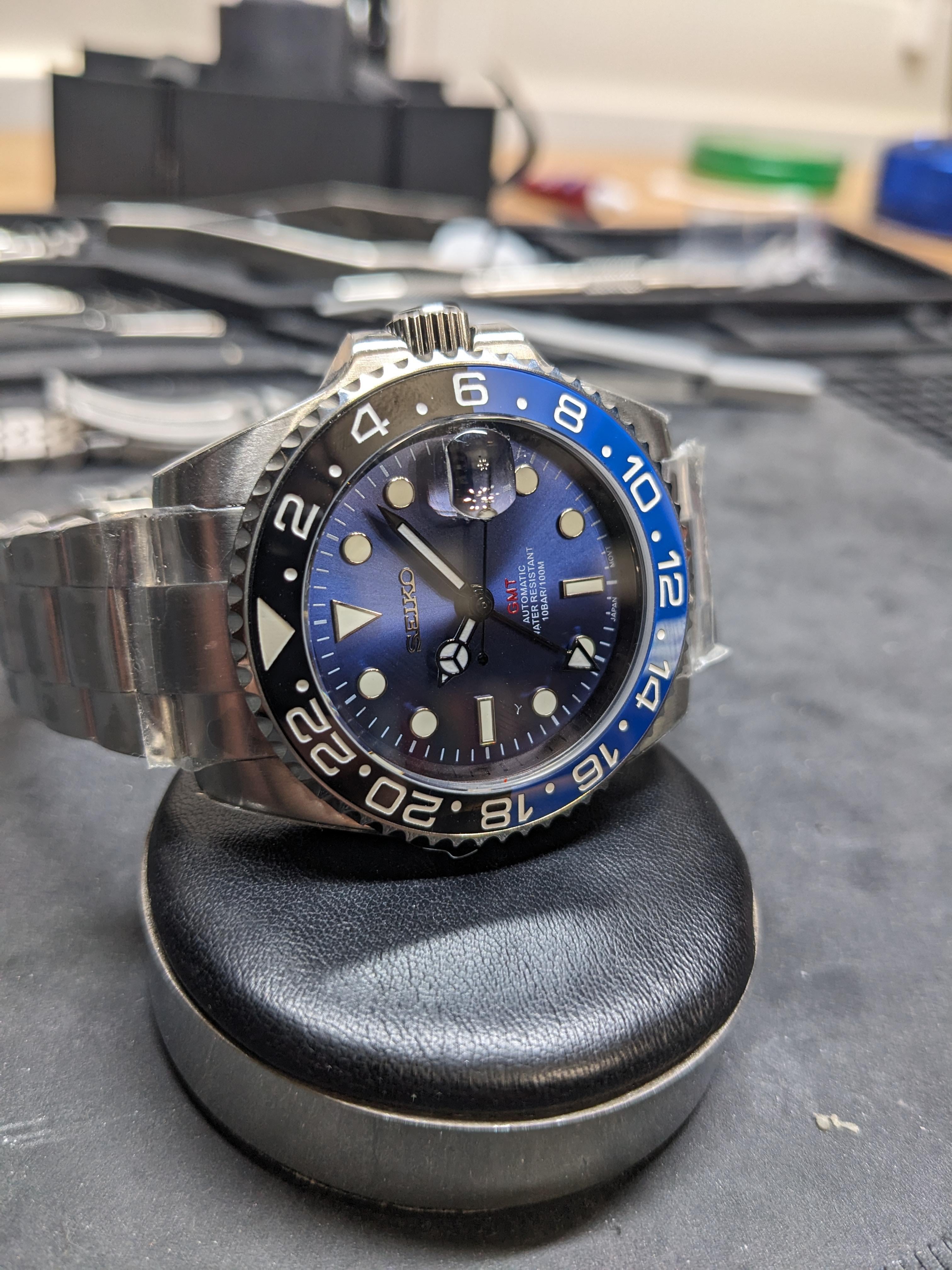 WTS] Custom GMT Mod: Blue Batman - NEW Seiko NH34 Auto - 40mm