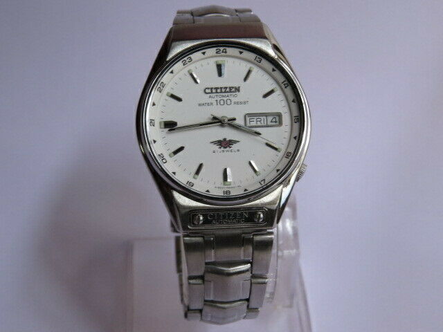 Montre Vintage Citizen LCD P100-311442 - Alarme, Chrono, Quartz Japonais (1984)
