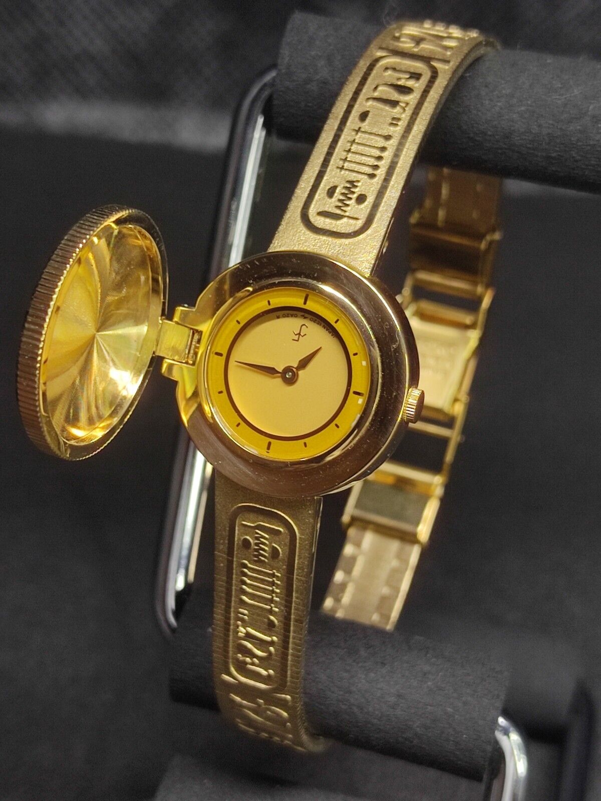 Mint condition Vintage Seiko 1E20-0A20 Ladies Watch Golden