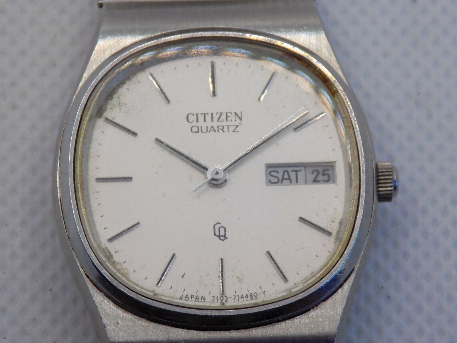 Citizen Quartz Day/Date 'CQ' 4-711513 TA 44-7056 Mens Steel