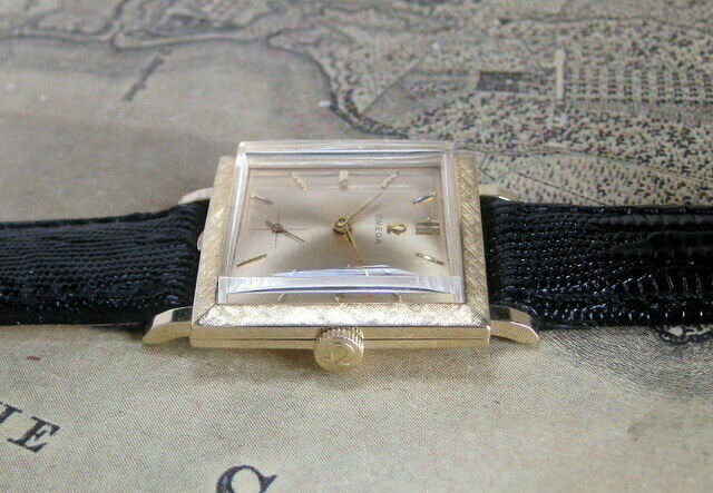 Mens Original 1957 Omega 14K SOLID GOLD Vintage 17j Swiss MINT 302