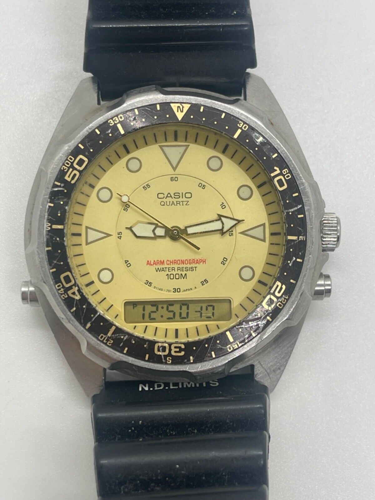 Vintage Japan CASIO AMW-320C S.S. Big Size Alarm-Chronograph Watch