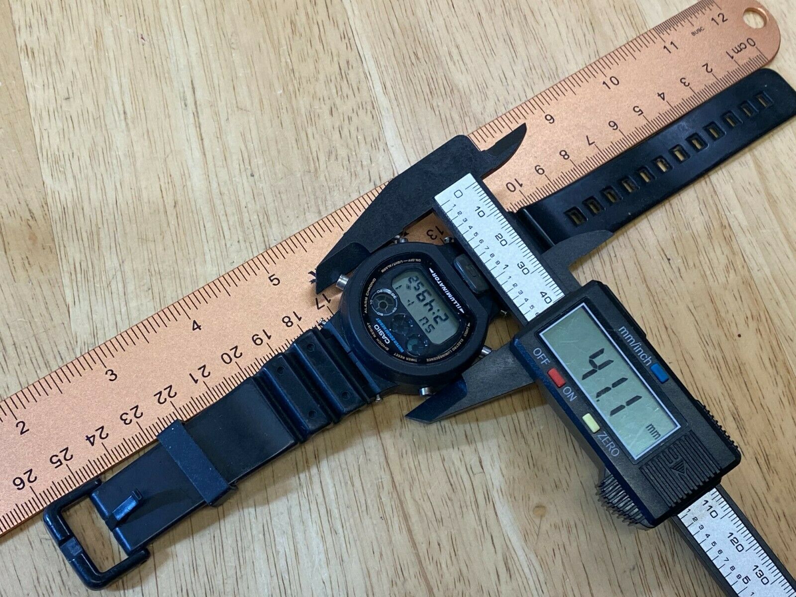 Vintage Casio DW-6900 Mod 1289 G-Shock Mens 200m Digital Watch 