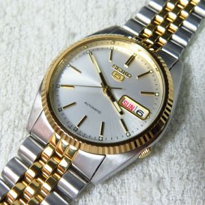 SEIKO 5 SNXJ90 7S26 - 0500 Automatic watch Oyster Jubilee style 
