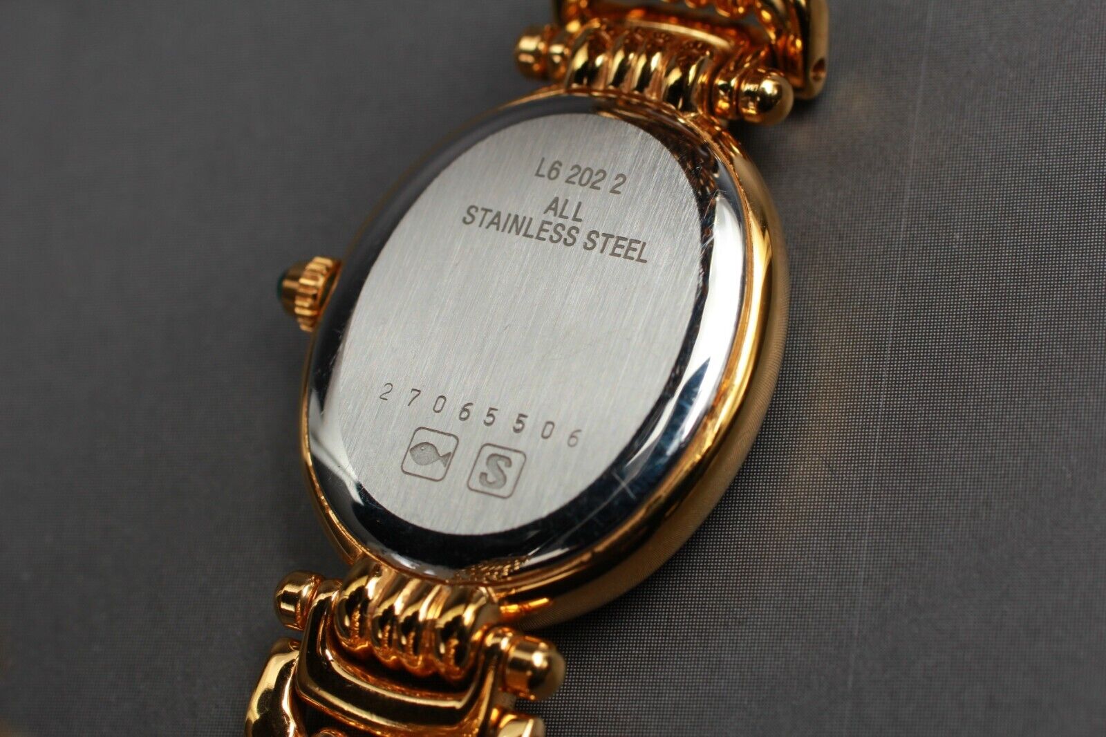 NEAR MINT】 Longines L6.202.2 Oval Gold Quartz Woman's Watch From