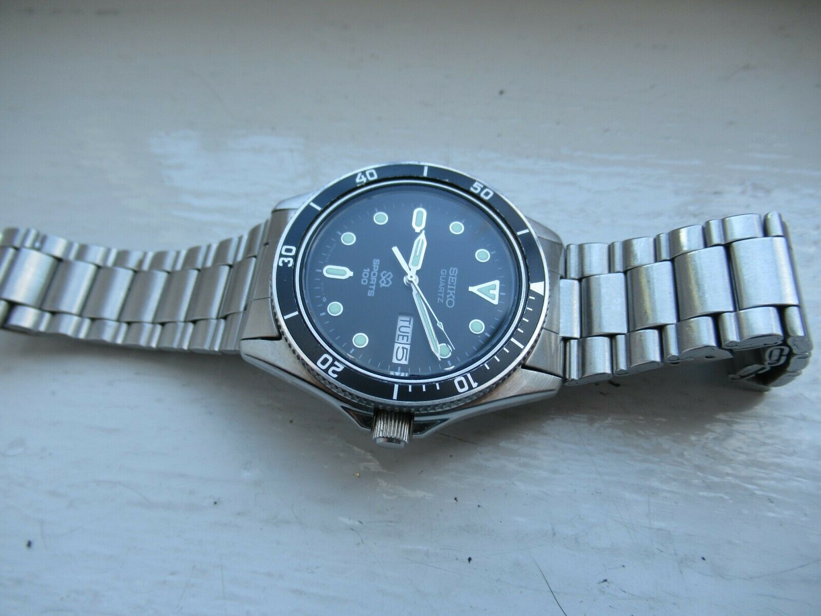 Vintage Seiko SQ Sports 8123-6100 Quartz Divers from july 1983