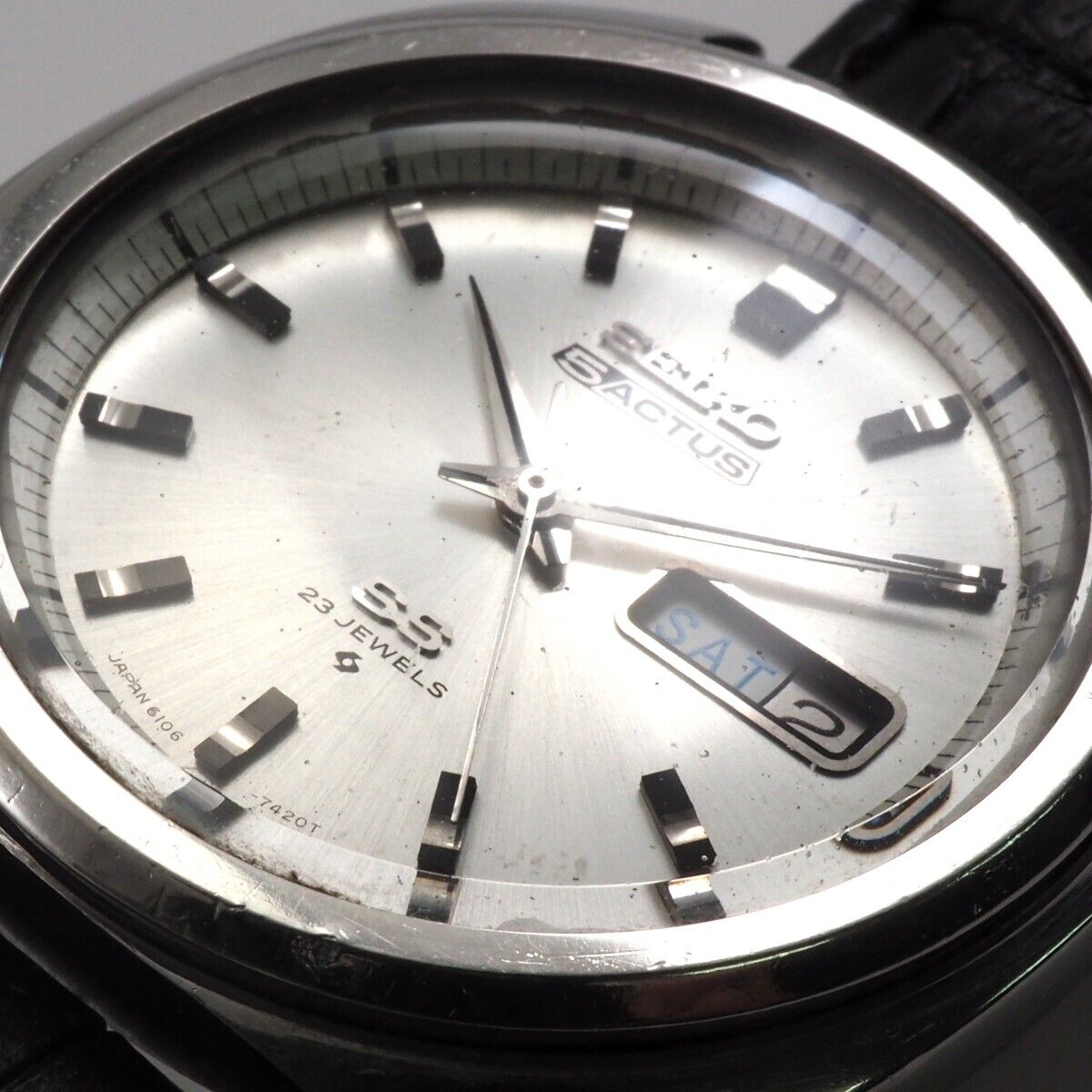 Vintage 1969 SEIKO 5 ACTUS 23 jewels Cushion case Day/Date Ref