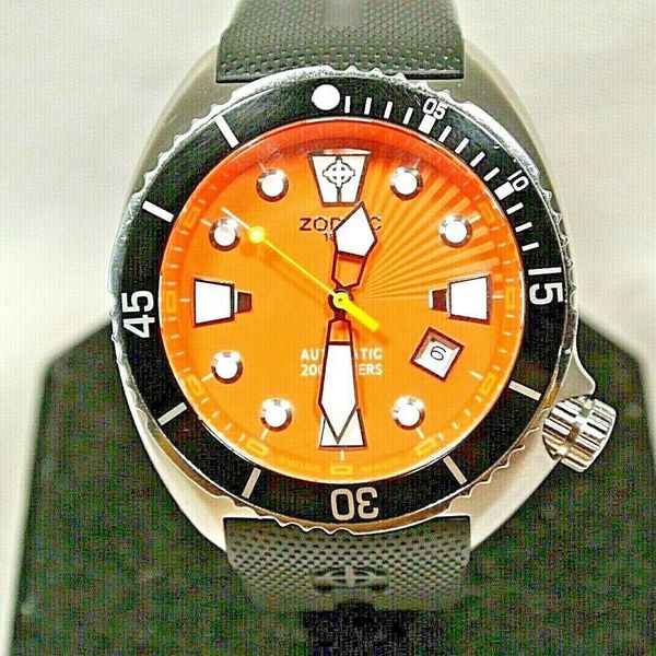 Zodiac Oceanaire Z08002 Dive Automatic Watch Orange Face 200m