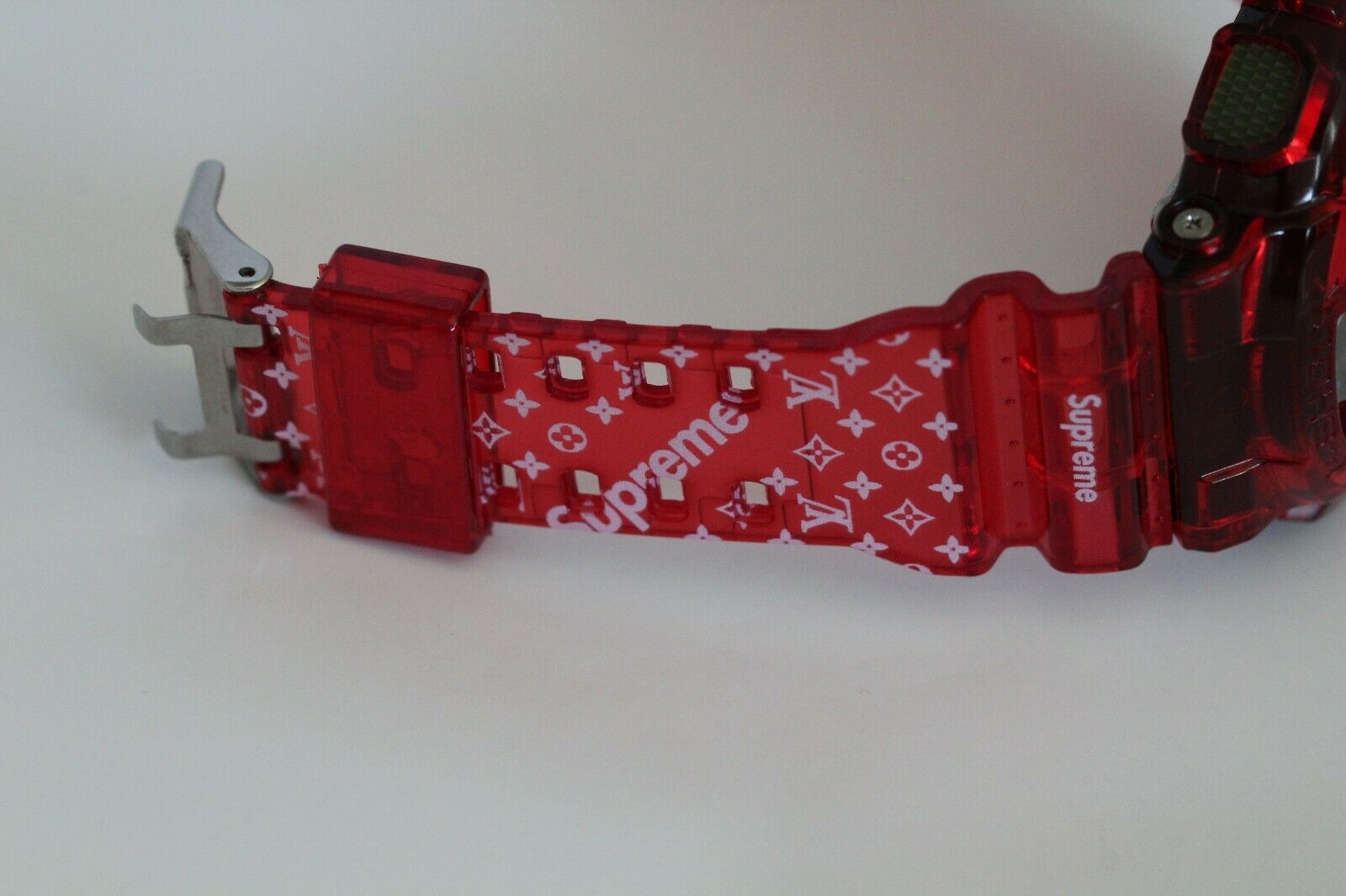 Supreme louis vuitton apple watch outlet band