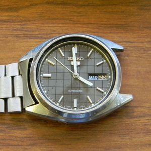 Vintage Seiko 5 Automatic 7009-3040 FOR PARTS NOT WORKING | WatchCharts