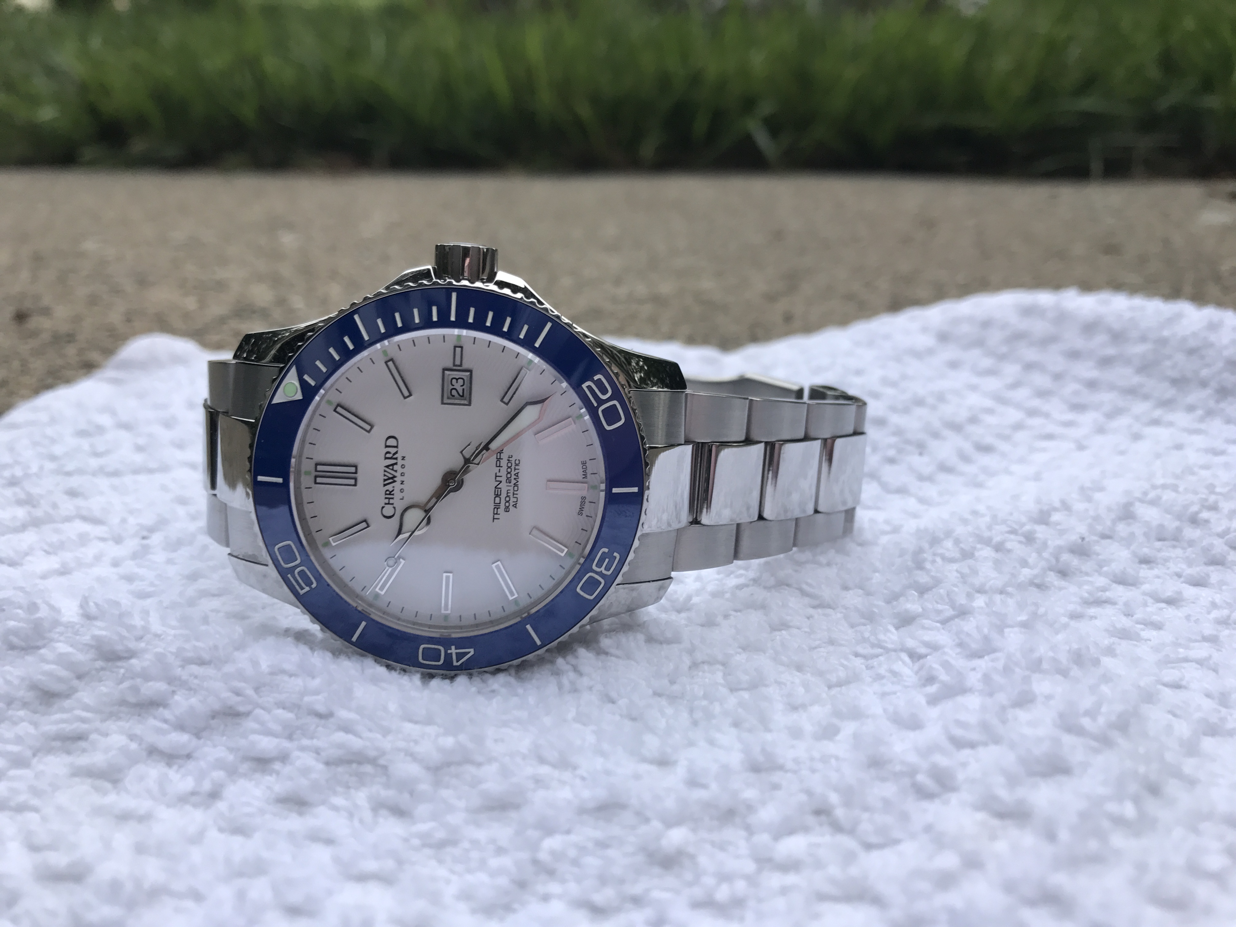 Watch with outlet trident logo