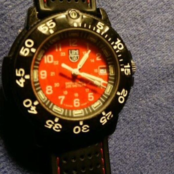 Mens LUMINOX Watch Series 3000/3900 v3 Red Navy Seals