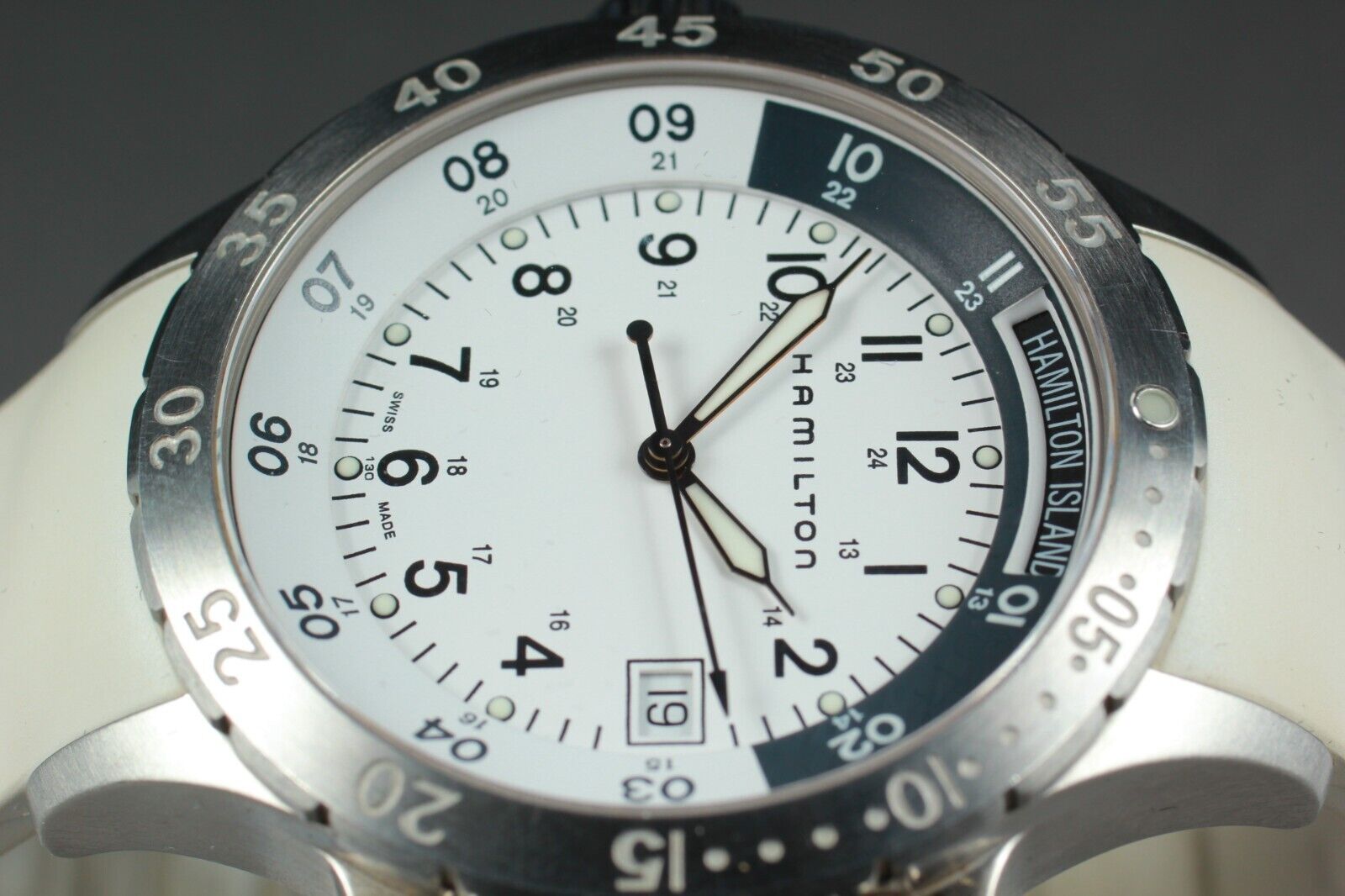 MINT Hamilton Khaki H745510 Men s Watch White Dial World Timer Wrist Swiss WatchCharts Marketplace