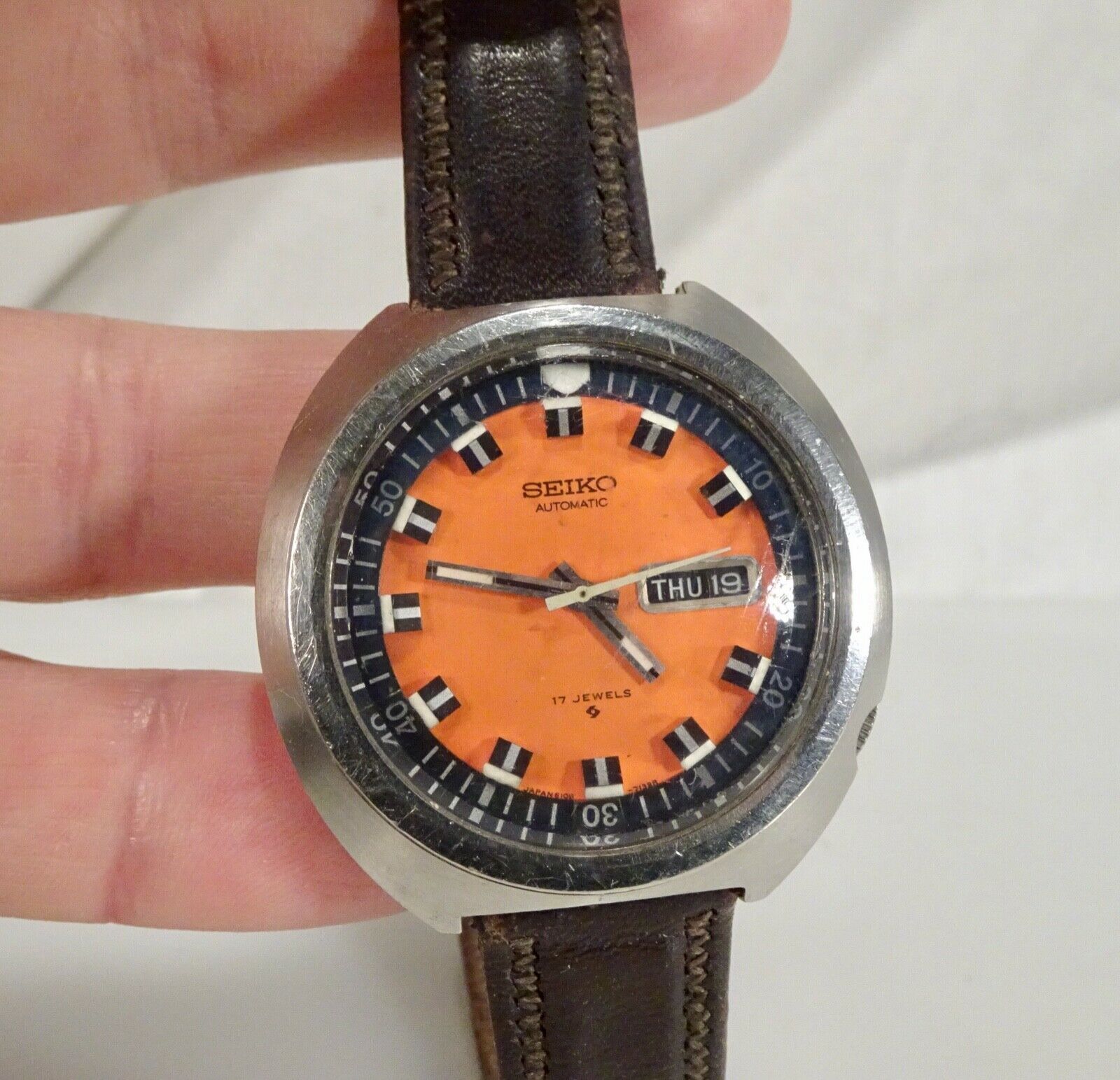 Vintage Seiko 6106 7139 UFO Orange Dial Divers Watch 58991