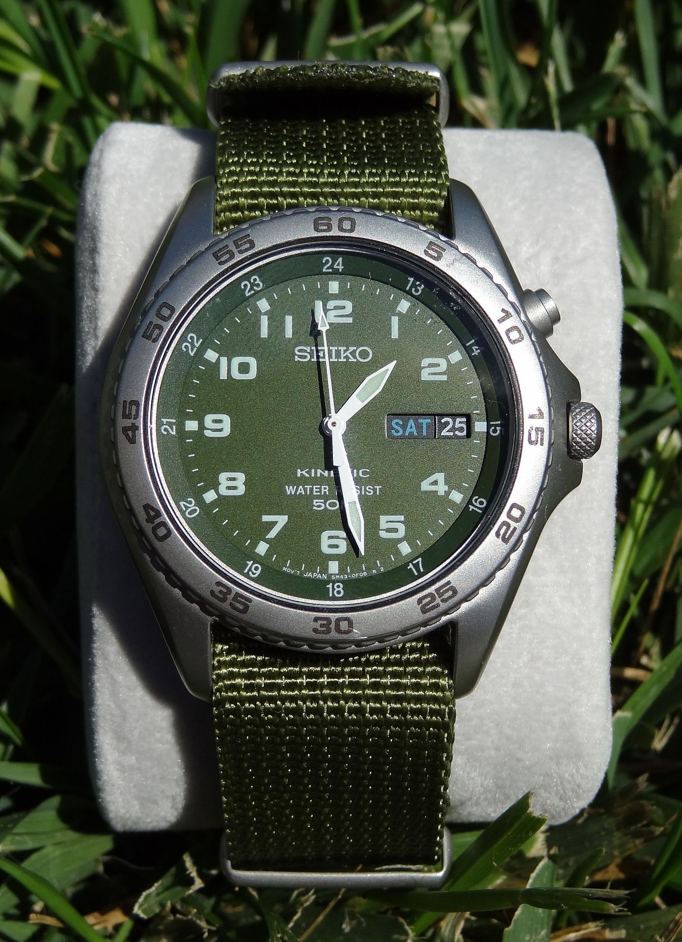 seiko kinetic green dial