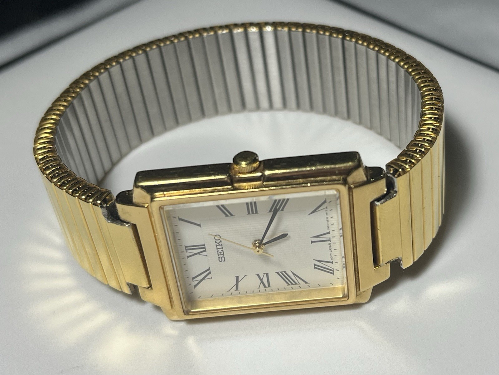 Vintage Seiko 7N01-5C90 Gold Tone Quartz Watch Roman Numeral Japan