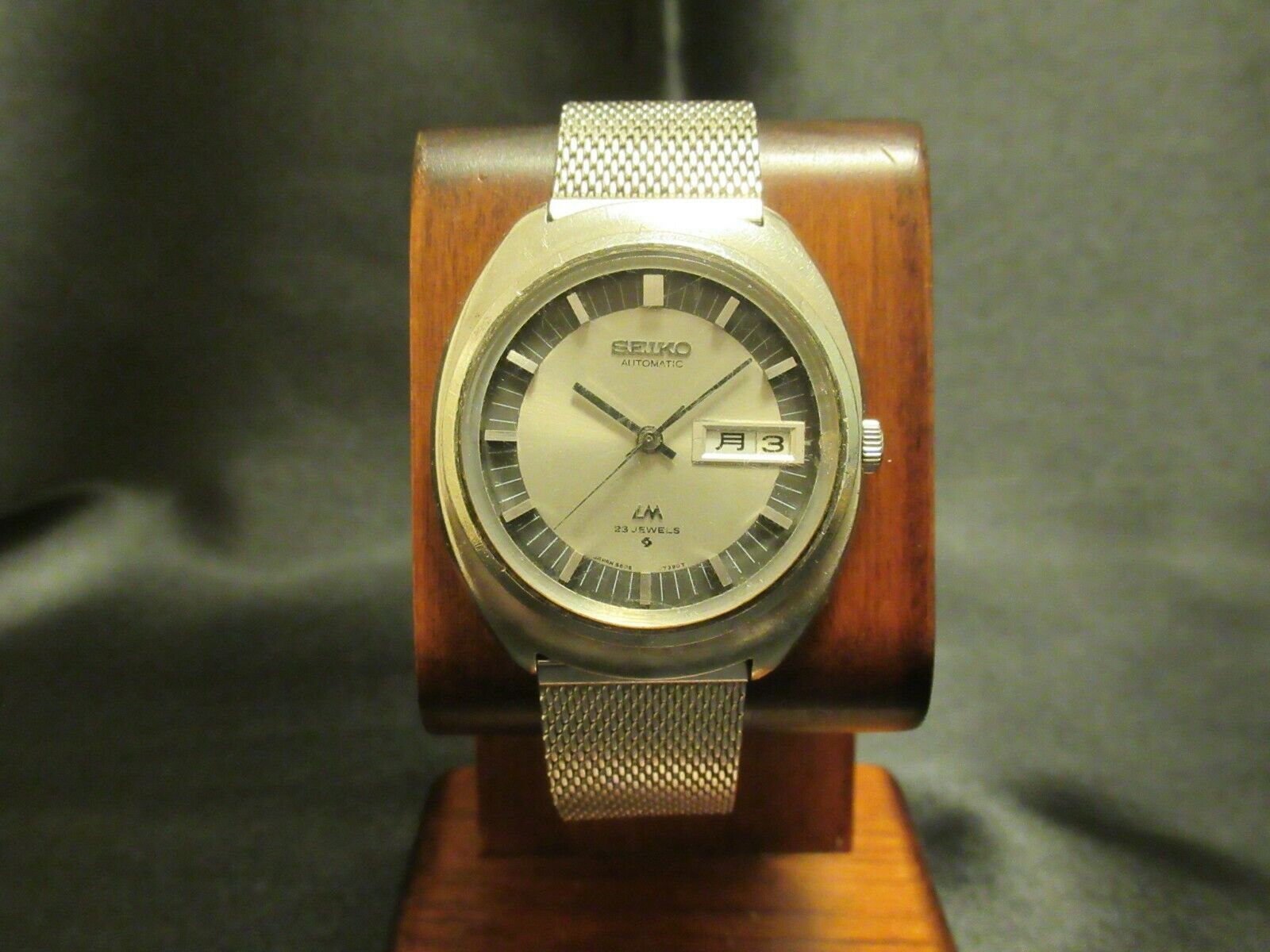 NICE VINTAGE SEIKO LM 5606-7160 ORIGINAL DIAL AUTOMATIC 23 JEWELS 