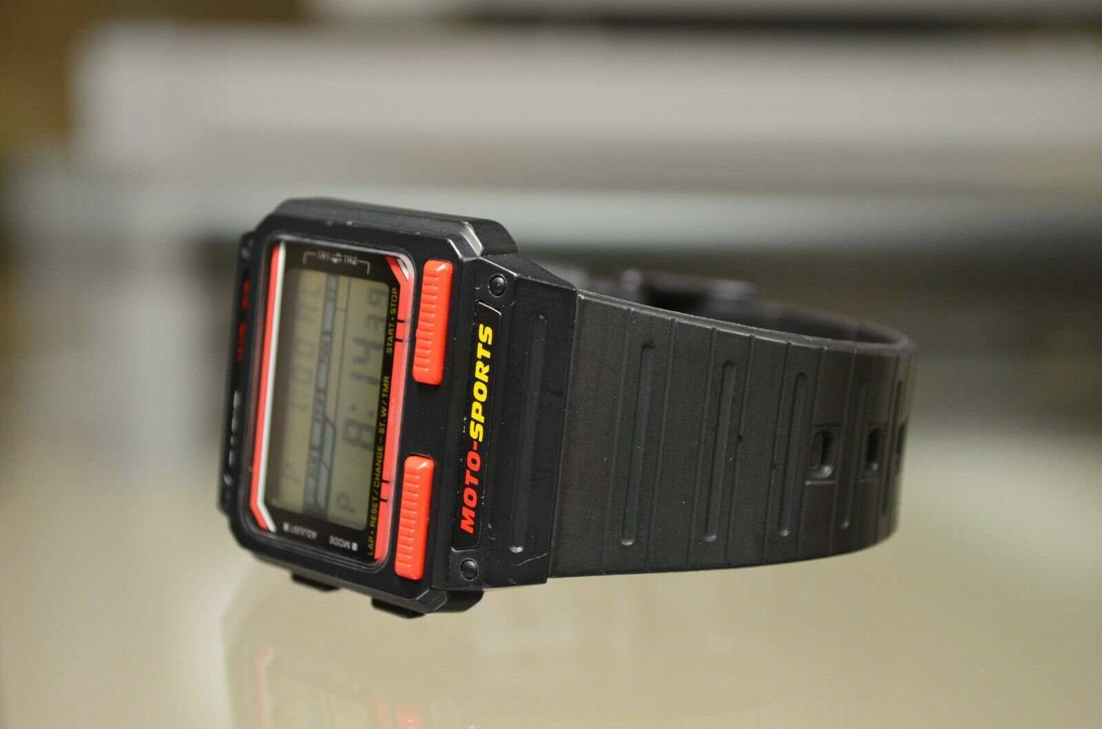 NOS CASIO SW-100 [511] MOTO SPORTS DIGITAL WATCH CHRONO VINTAGE 