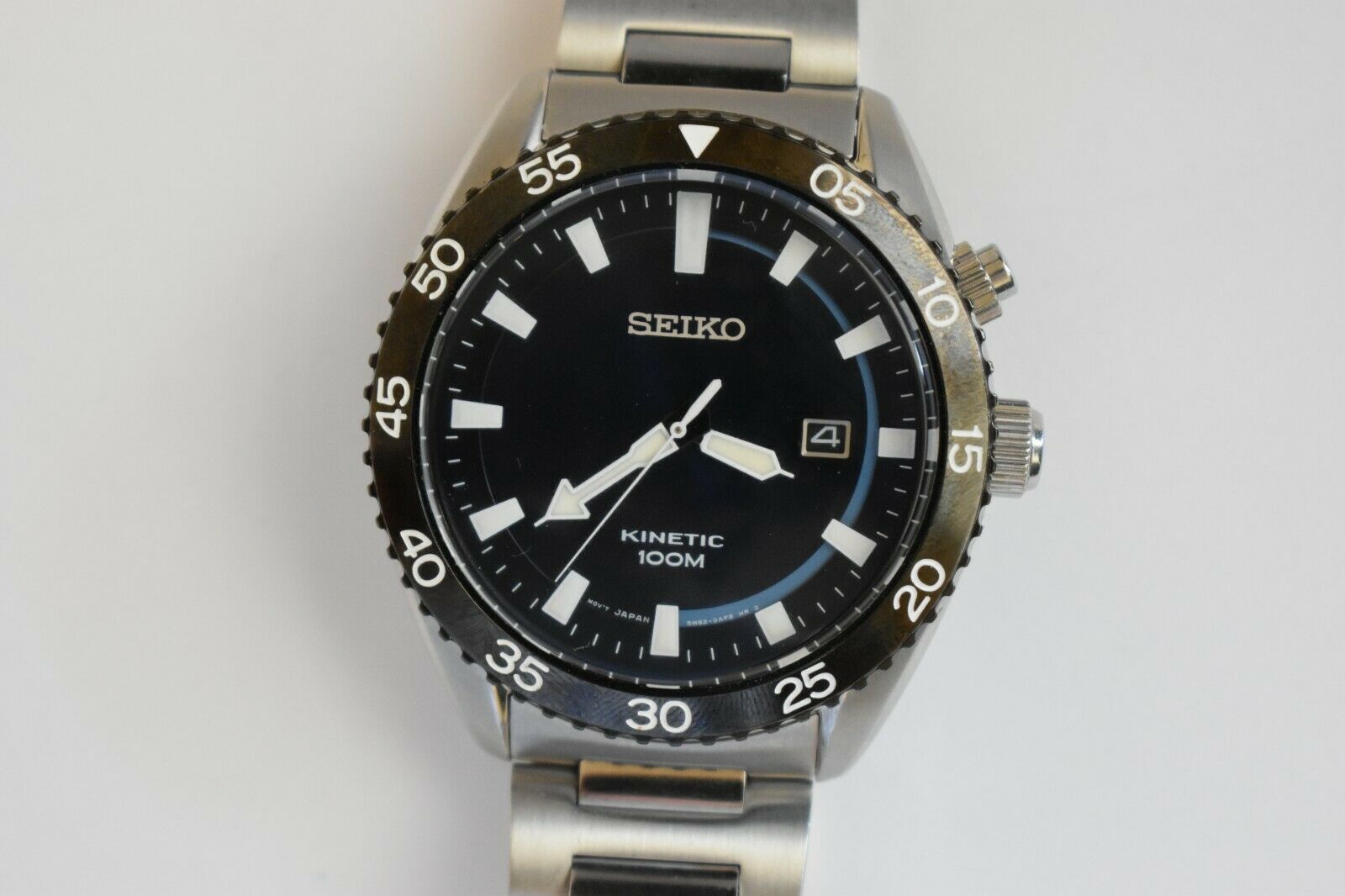Seiko 5M82-0AG0 Men's Kinetic Movement Stainless Steel Watch
