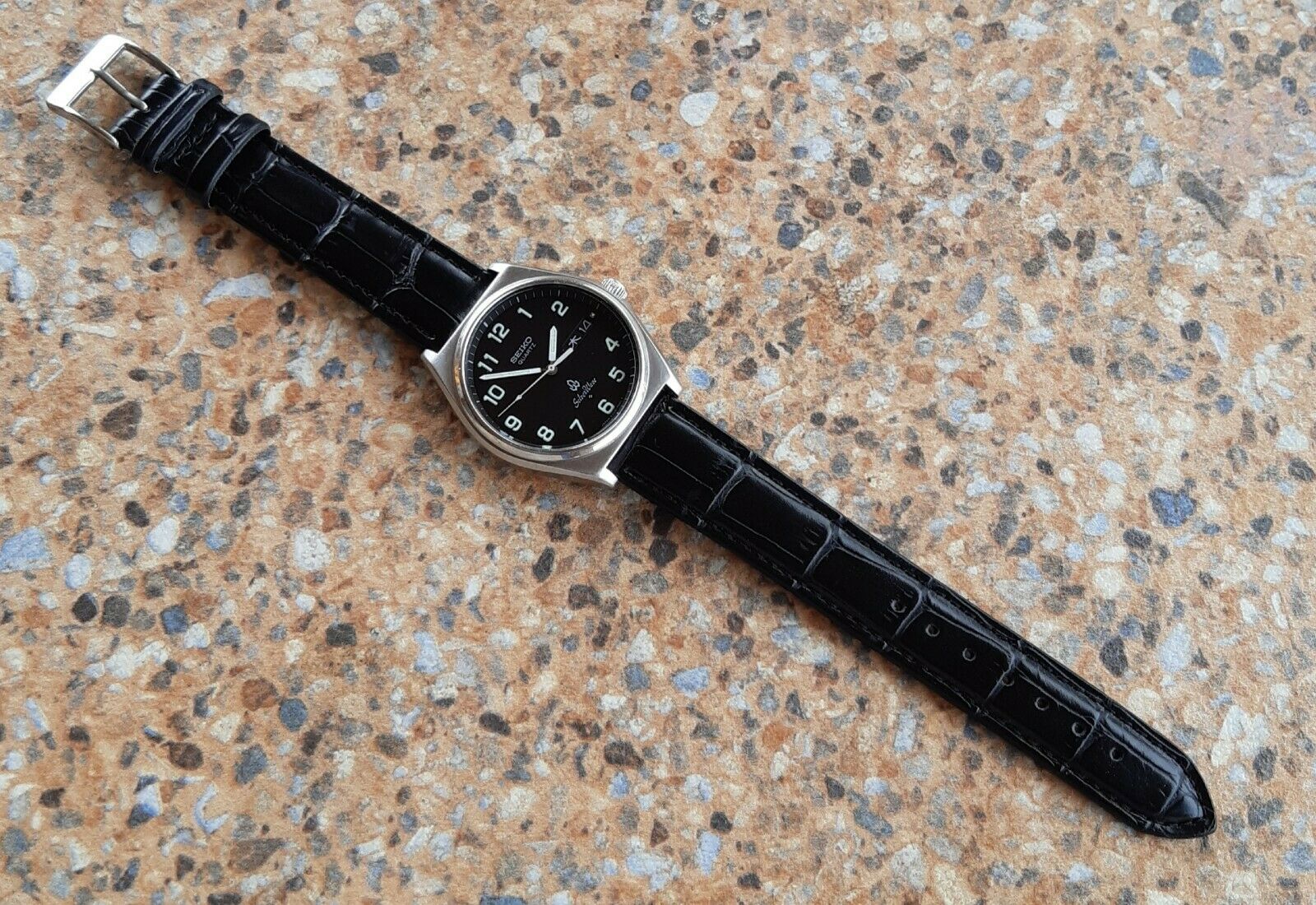 Vintage Seiko Silverwave Quartz JDM 8229 7000 Kanji Military Dial