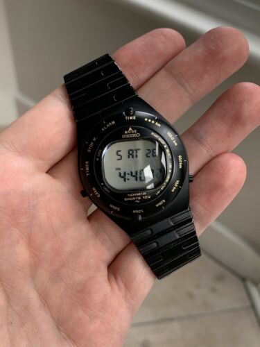 Vintage Seiko A828-4010 Sports 100 LCD Quartz Watch