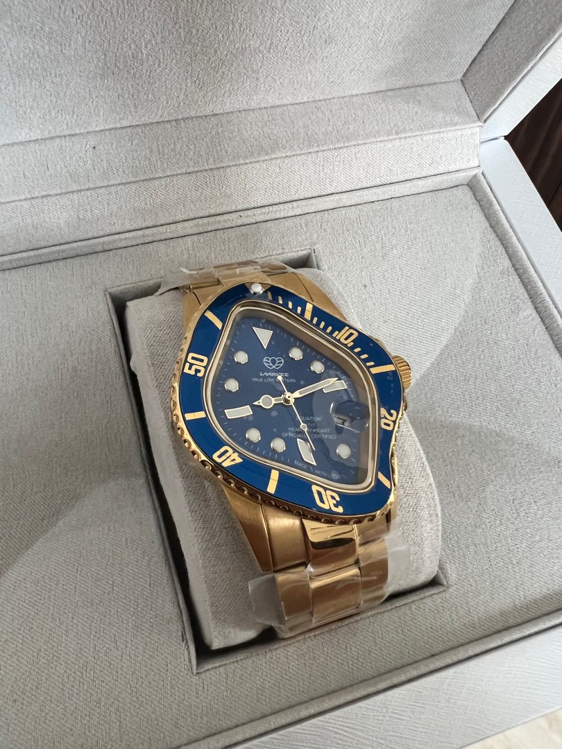 SLIVER u0026 GOLDEN PRECISION STEEL: BLUE BEZEL u0026 BLUE DIAL LAARVEE PEA001  クラッシュサブマリーナ - メンズ腕時計