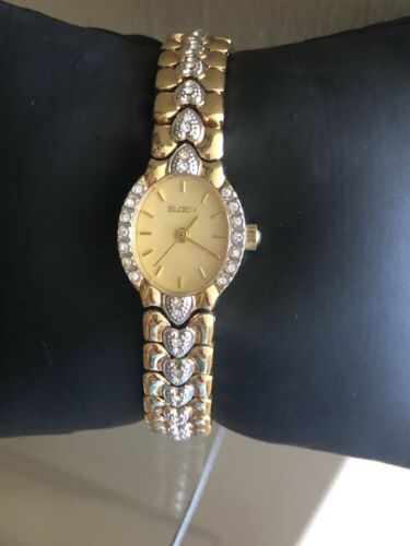 VINTAGE ELGIN ELA72B LADIES TWO TONE CRYSTAL HEART & BEZEL  display picture 1