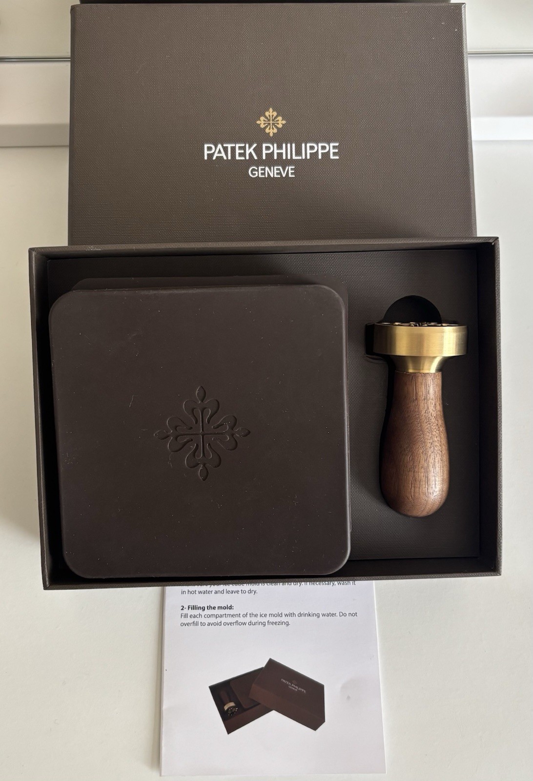 PATEK PHILIPPE イベント限定品アイスキューブスタンプとカタログ Patek Philippe Wristwatch Related Item- Collectable ice cube stamp