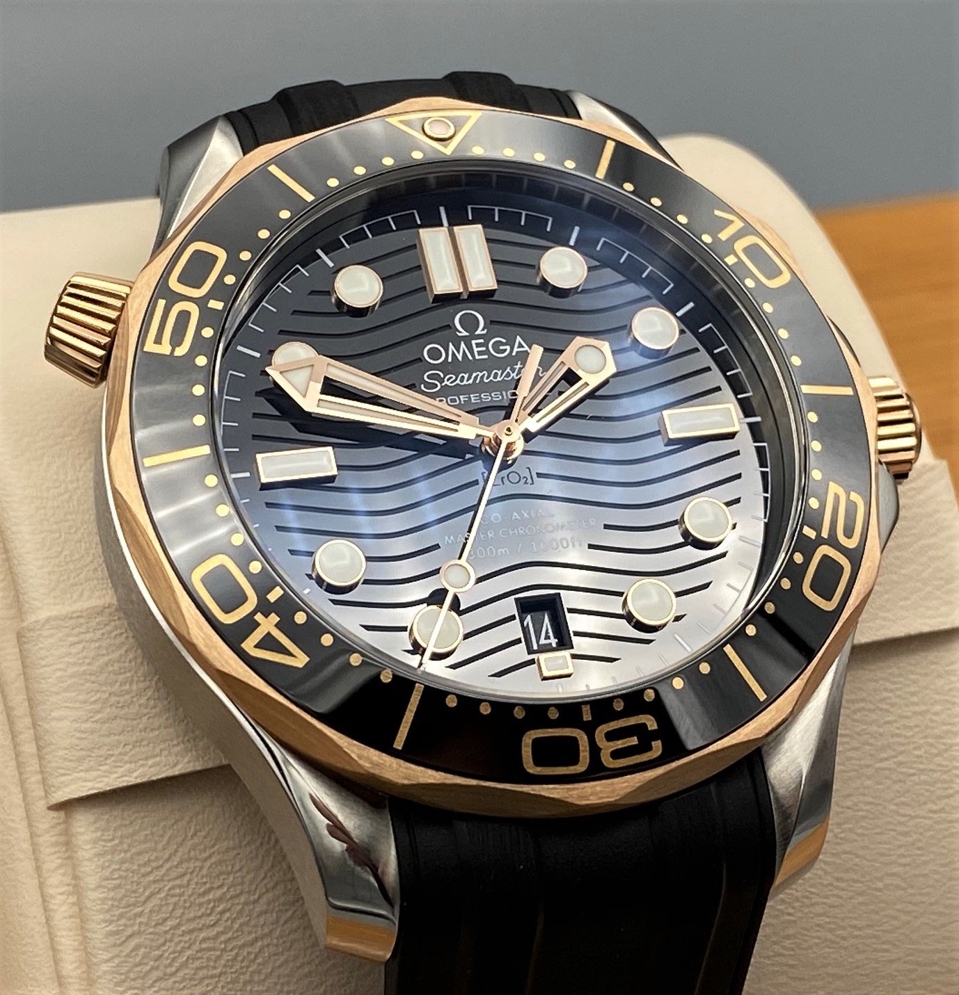 Omega 300m sedna online gold