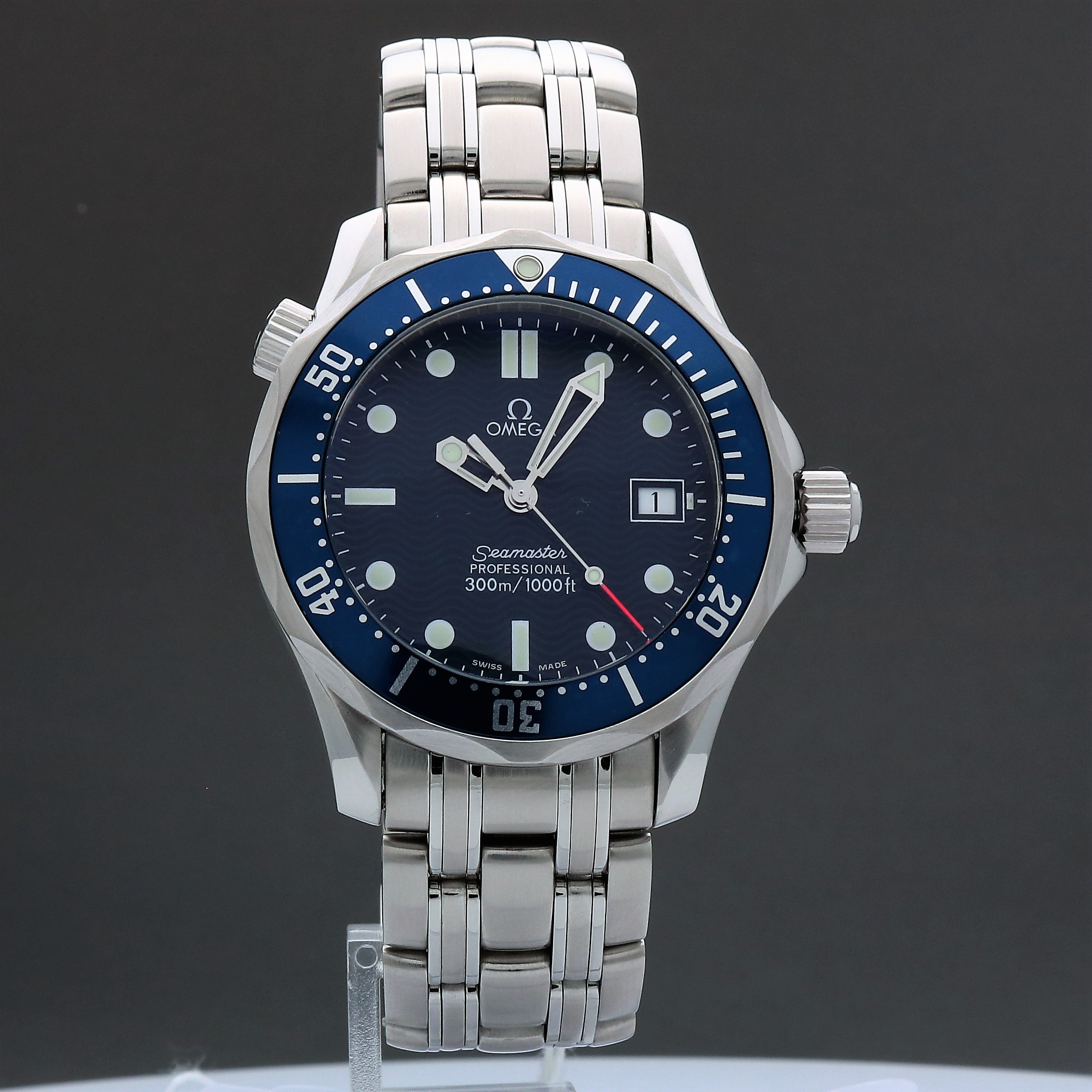 Omega seamaster james outlet bond quartz