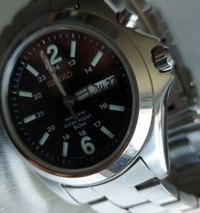 Seiko Kinetic 5M43-OE70 Date Kinetic Watch for Spares or repair? Easy fix?  | WatchCharts