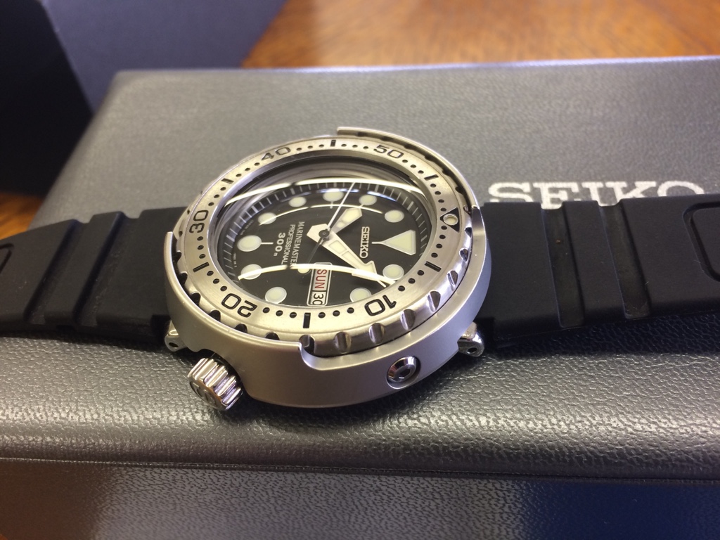 Seiko Tuna Marinemaster. 7C46-0AC0 with Box & Papers 
