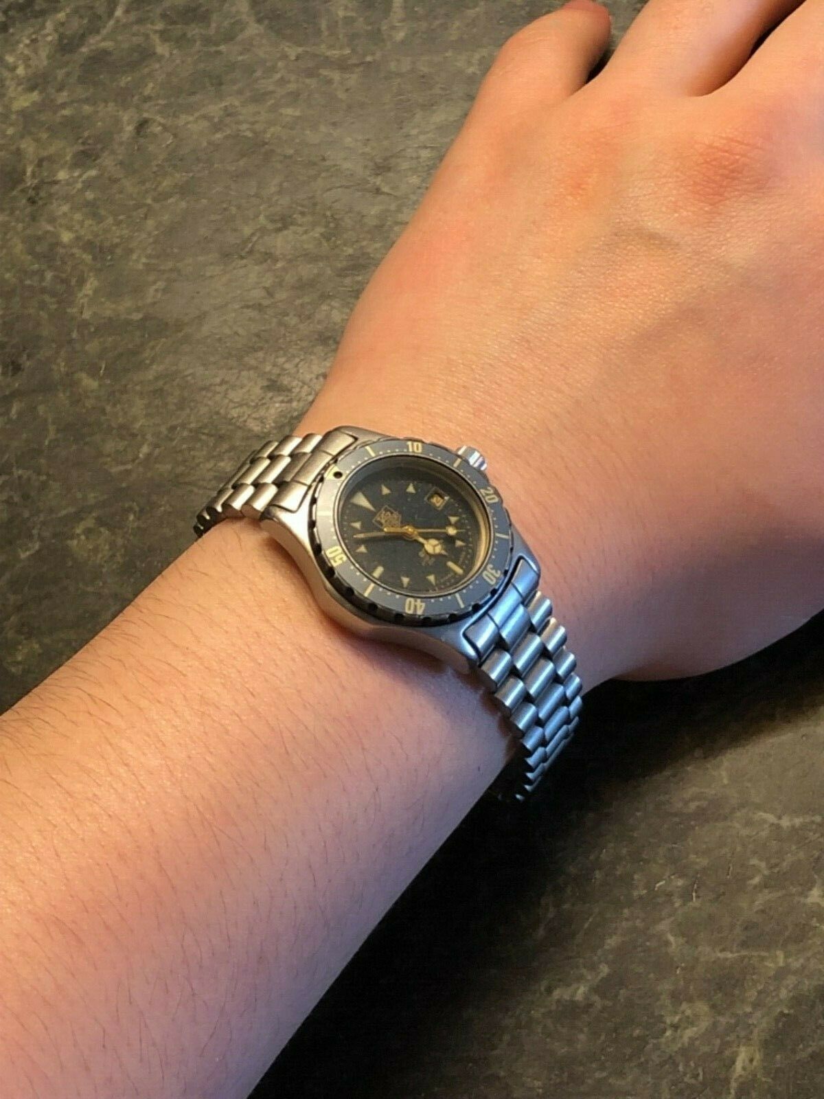 TAG Heuer 2000 Professional 200m diver's watch Speckled Navy Dial