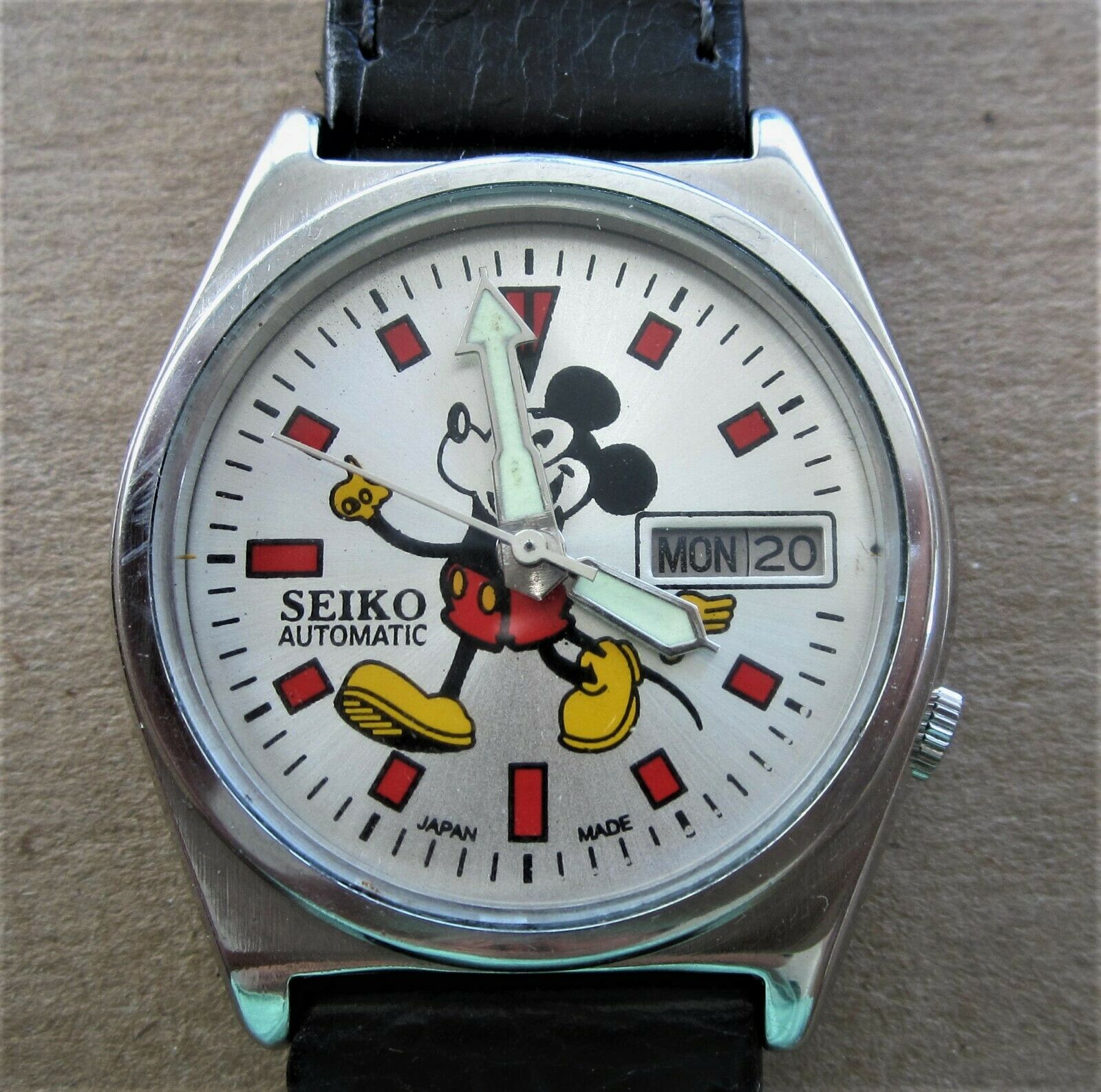 Klæbrig Lim astronaut Seiko Automatic Watch Disney Mickey Mouse Lume Hands Day/Date | WatchCharts