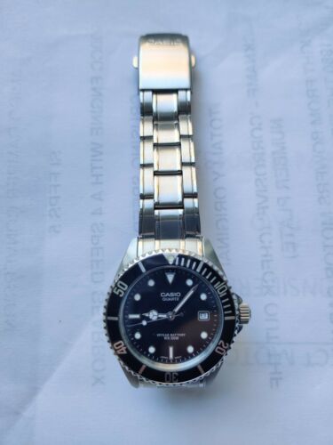 CASIO ダイバーズウォッチ MTD-1043 Clean Vintage Casio Mtd-1043 Submariner 100m Quartz Diver
