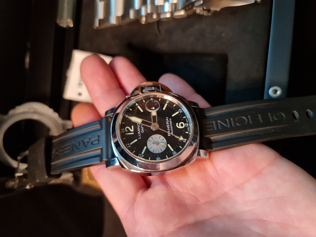 Panerai PAM 01088 WatchCharts Marketplace