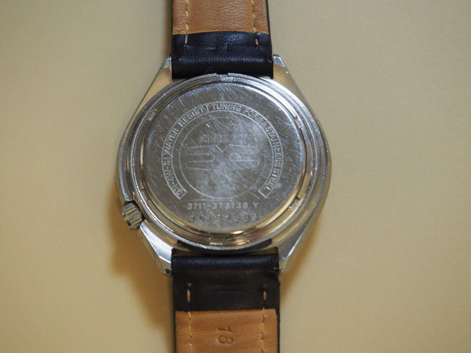 Vintage CITIZEN HISONIC TUNING FORK 3711-373138 MENS WATCH JAPAN