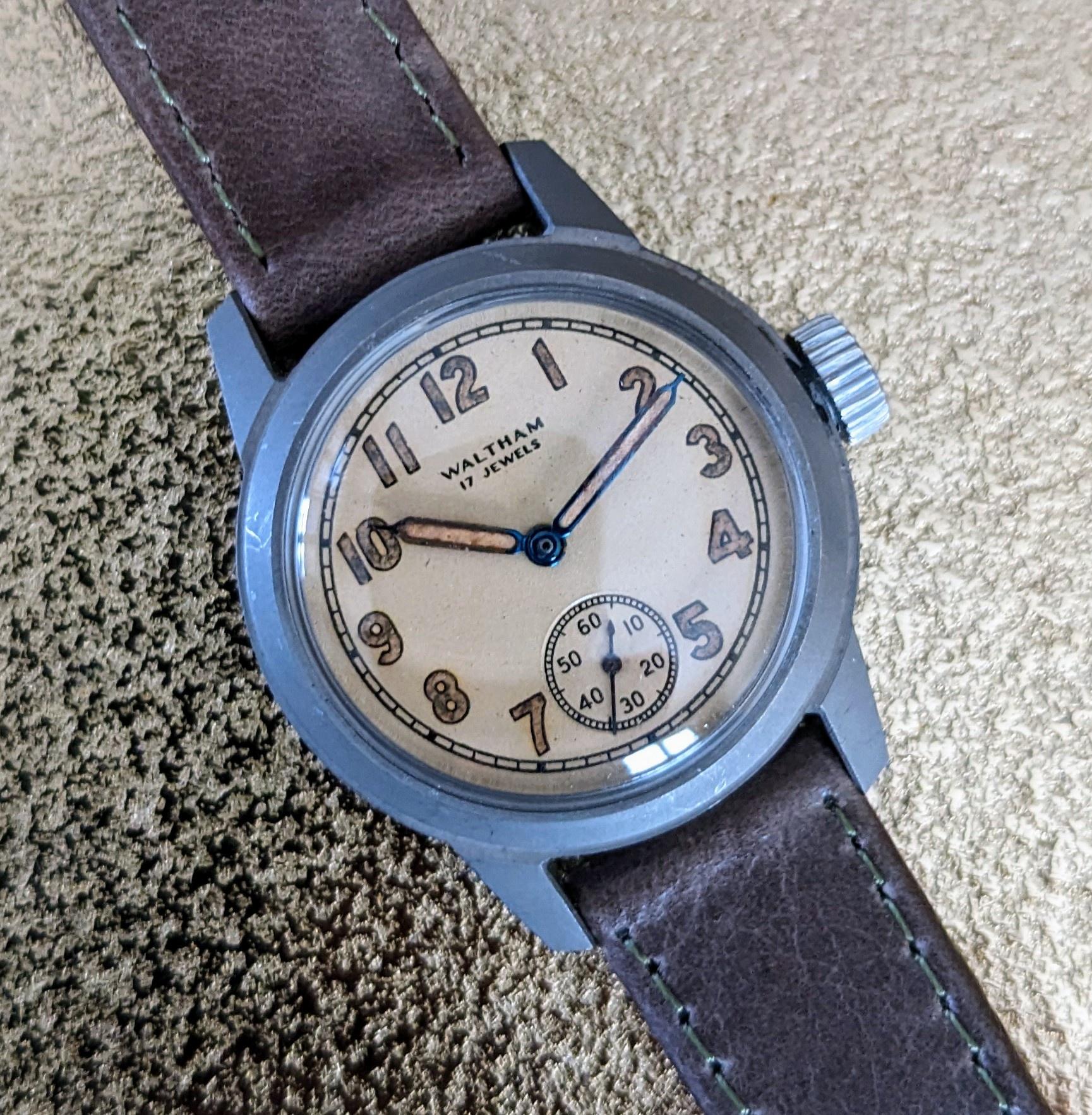 WTS Vintage post WWII WALTHAM Military style Watch US 17 Jewels