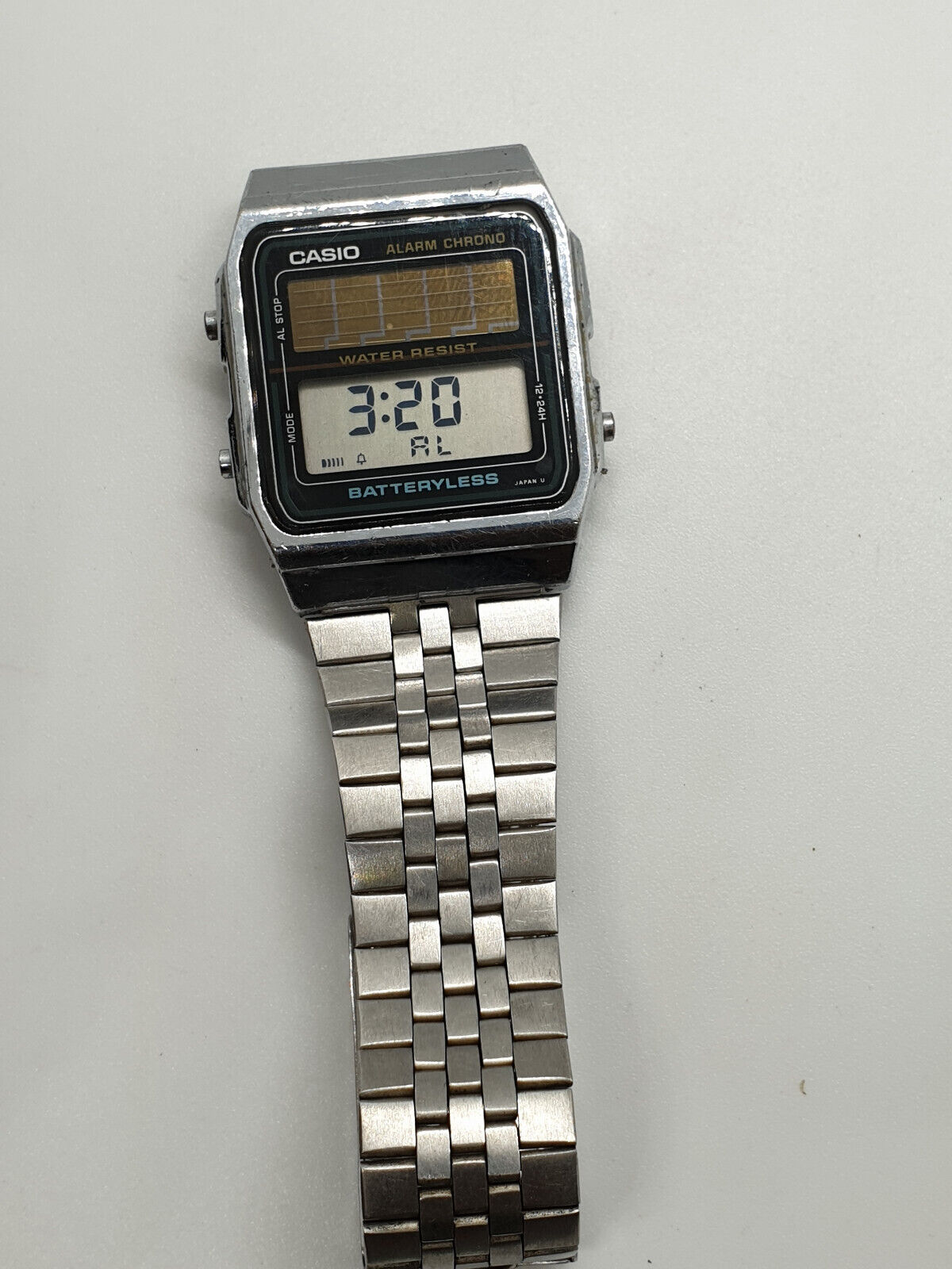 vintage Casio Batteryless Digital Quartz 668 AL-180 wristwatches