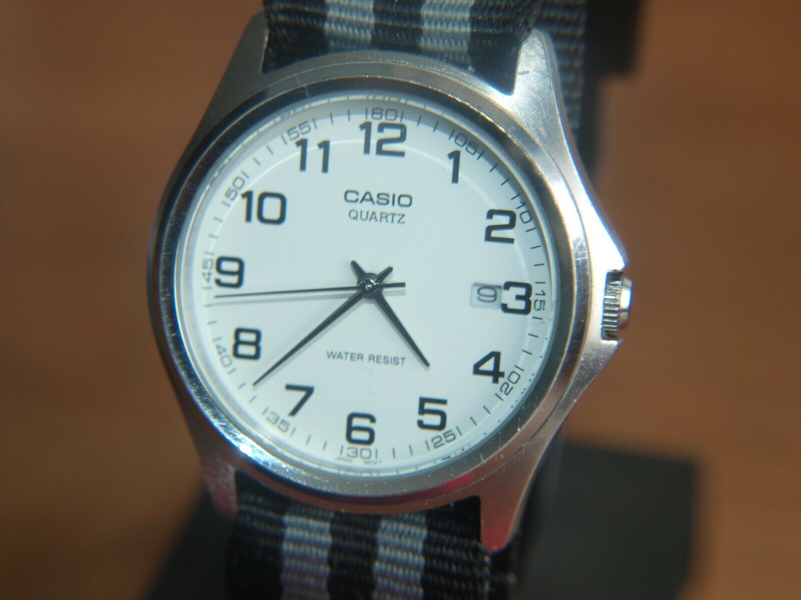 CASIO QUARTZ WATCH MTP 1183 WITH JAMES BOND STRAP NEEDS NEW