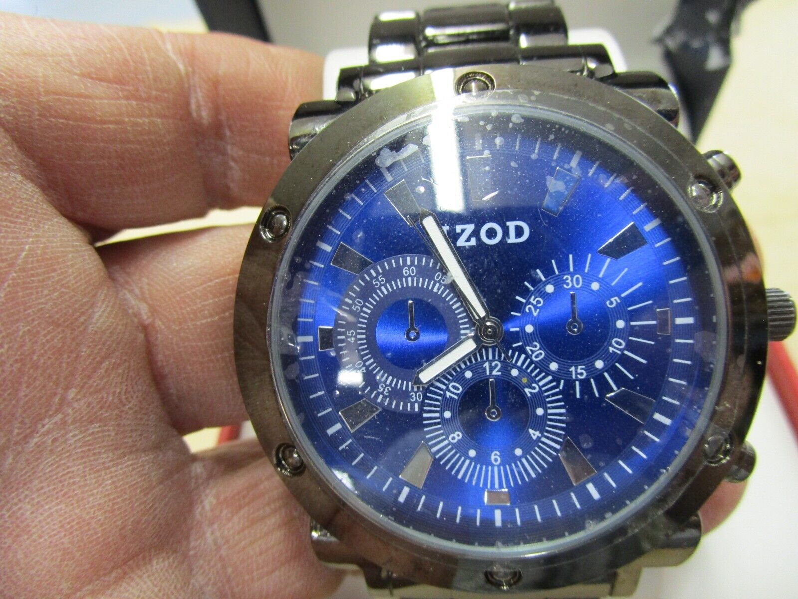 Nice Preowned IZOD Men s Quartz Watch Gunmetal Tone Faux Chronograph WatchCharts Marketplace